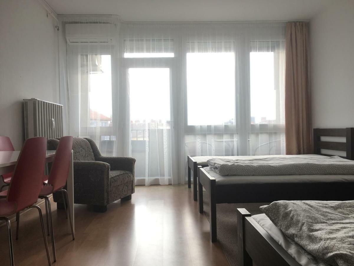 Szelestey Utcai Apartman Apartment Сомбатели Екстериор снимка