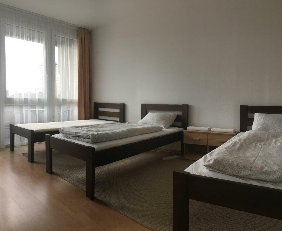 Szelestey Utcai Apartman Apartment Сомбатели Екстериор снимка