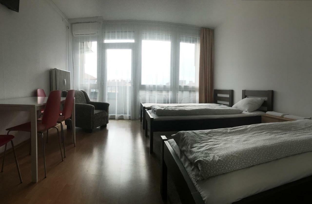 Szelestey Utcai Apartman Apartment Сомбатели Екстериор снимка