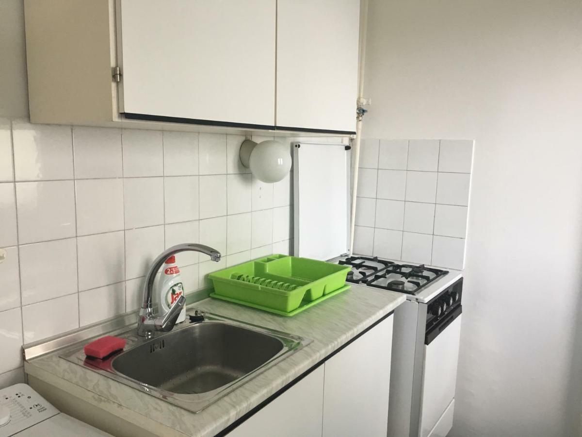 Szelestey Utcai Apartman Apartment Сомбатели Екстериор снимка